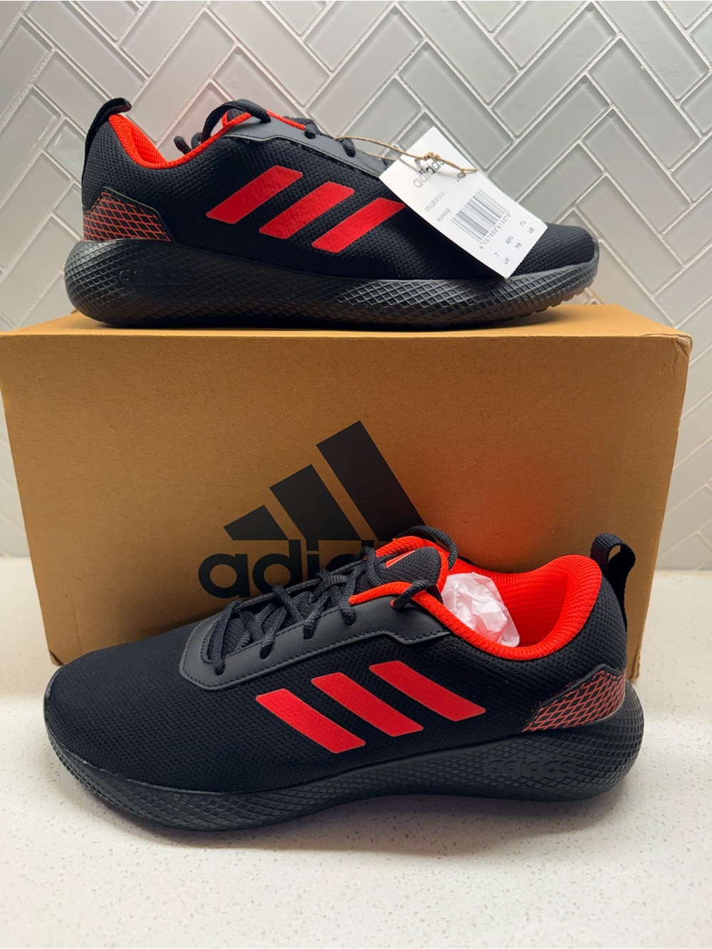 adidas Men’s Athletic Sneakers in Black with Red Accents Mens 7.5 Womens 9